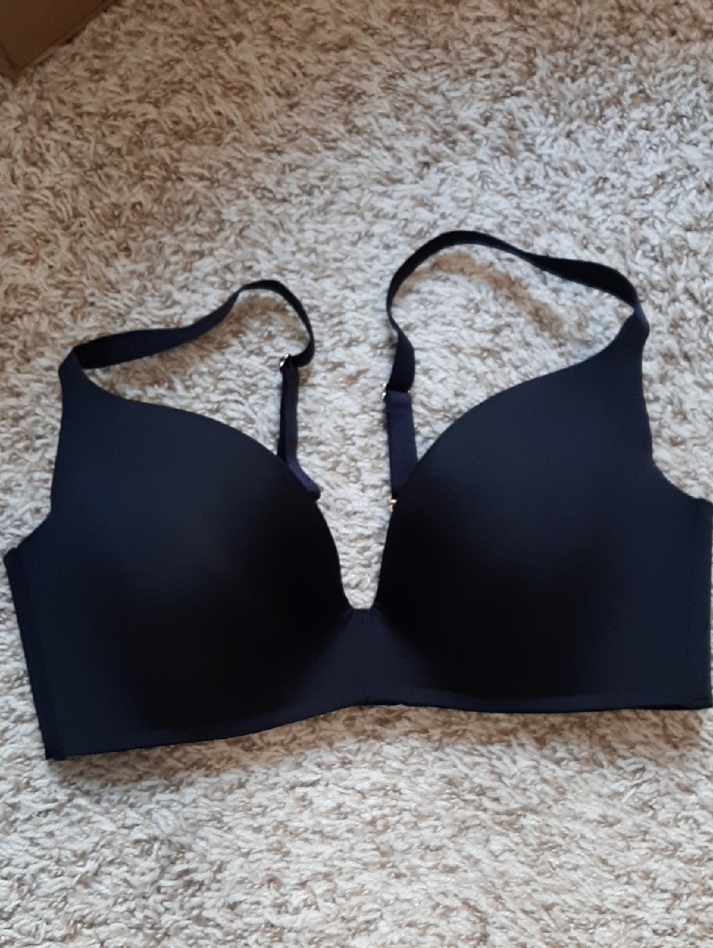 Maidenform Black Seamless Bra with Molded Cups